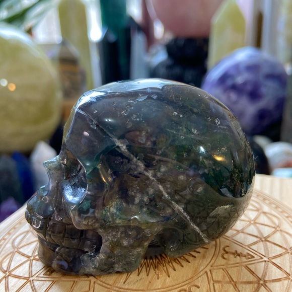 πSALEπMoss Agate Crystal Skull Carving With Stitches! - Picture 3 of 12